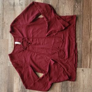 Womens burgundy long sleeve vneck